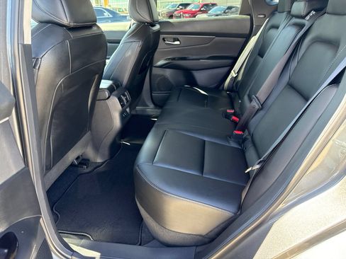 Used 2025 Nissan Murano SV AWD/4WD image 11