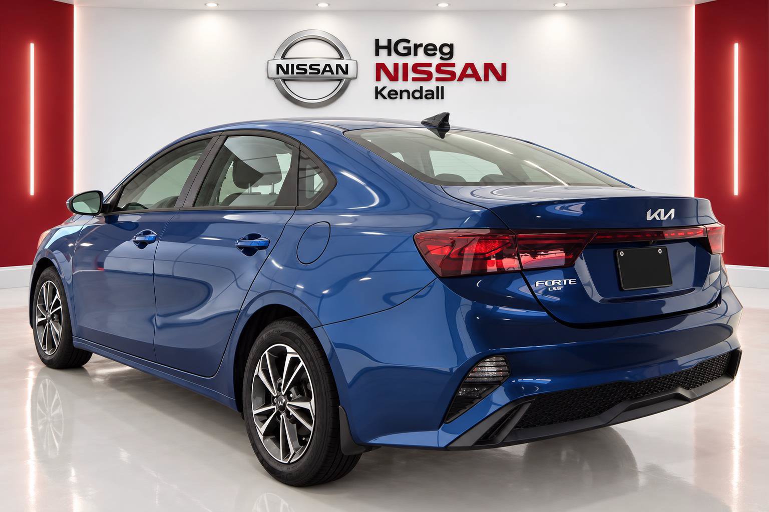 Used 2023 Kia Forte LXS FWD image 2