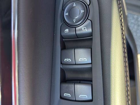 New 2026 GMC Yukon Elevation image 7