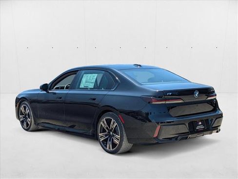 New 2025 BMW i7 xDrive60 image 8