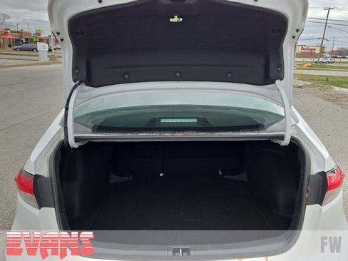 Used 2024 Toyota Corolla LE image 21