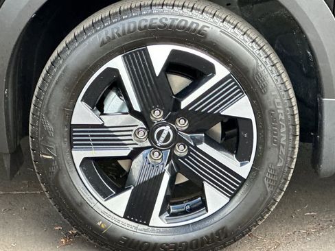 New 2026 Nissan Kicks SV AWD/4WD image 25