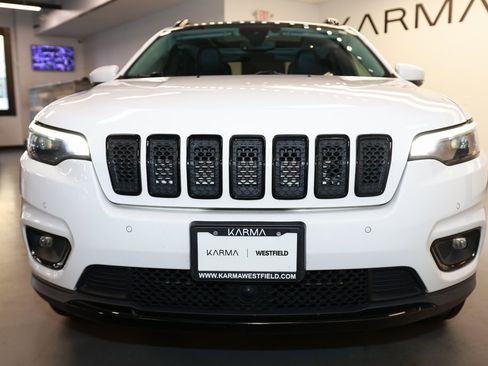 Used 2021 Jeep Cherokee Limited image 2