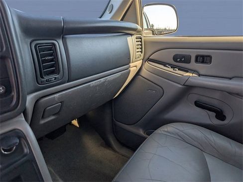 Used 2006 GMC Yukon SLT w/ SLT Preferred Equipment Group image 10