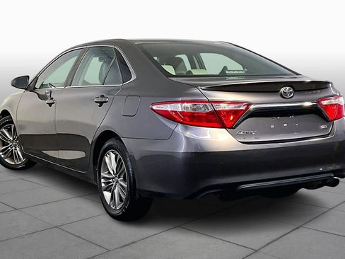 Used 2016 Toyota Camry SE image 11