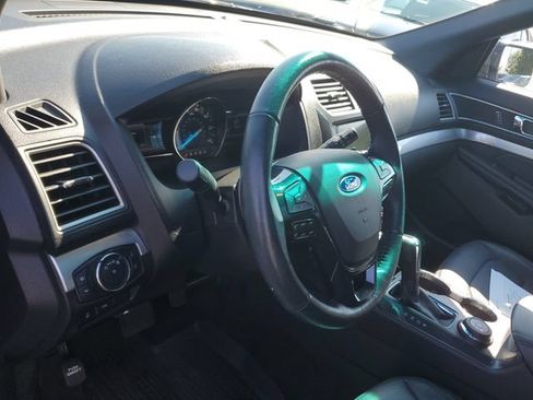 Used 2017 Ford Explorer XLT w/ Equipment Group 202A AWD/4WD image 20