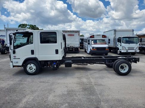 New 2025 Isuzu NPR RWD image 2
