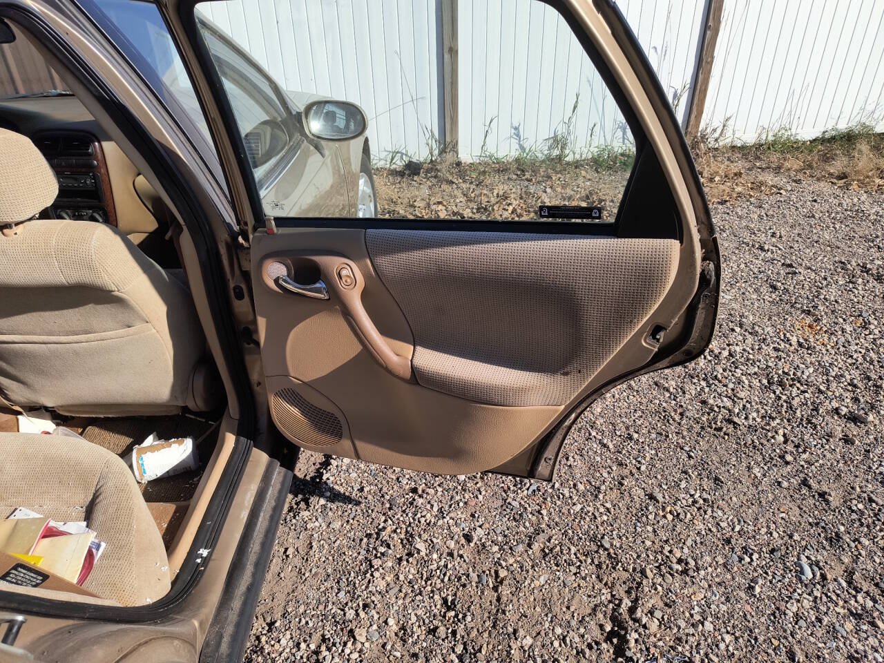 Used 2001 Saturn L-Series L200 FWD image 24