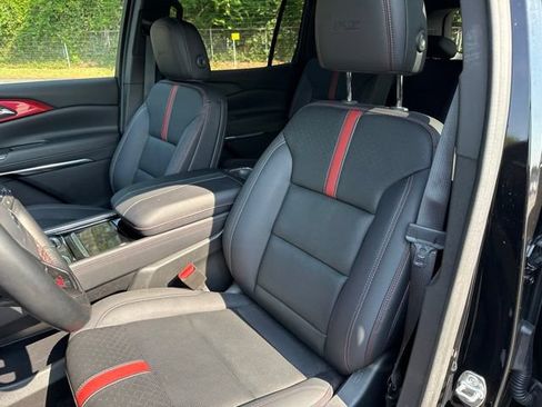 Used 2026 Chevrolet Traverse RS FWD image 13