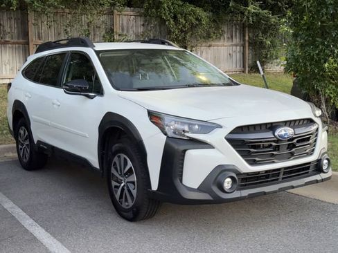 Used 2024 Subaru Outback Premium AWD/4WD image 3