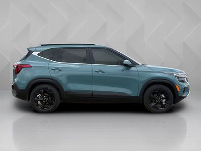 New 2026 Kia Seltos EX w/ EX Sunroof Package