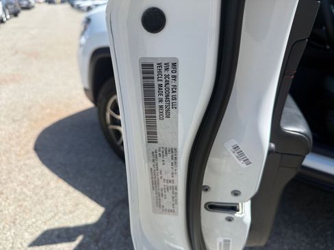 Used 2025 Jeep Compass Trailhawk image 24