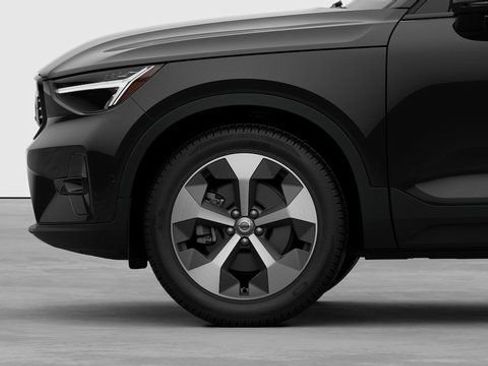 New 2026 Volvo XC40 B5 Plus w/ Protection Package Premier AWD/4WD image 6