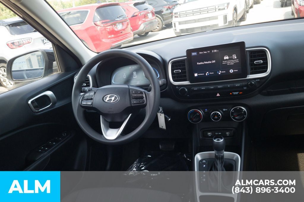 Certified 2026 Hyundai Venue SE FWD image 21