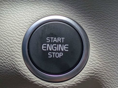 Certified 2026 Volvo XC40 B5 Plus AWD/4WD image 29