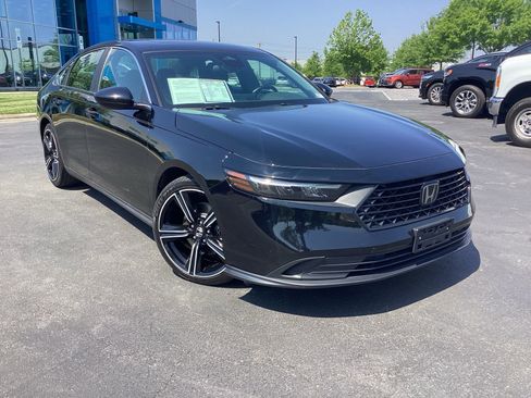 Used 2024 Honda Accord Sport image 7