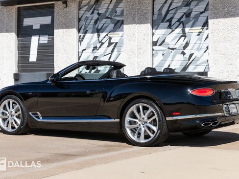 Used 2022 Bentley Continental GT image 11