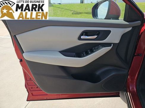 Used 2025 Nissan Rogue SV FWD image 21