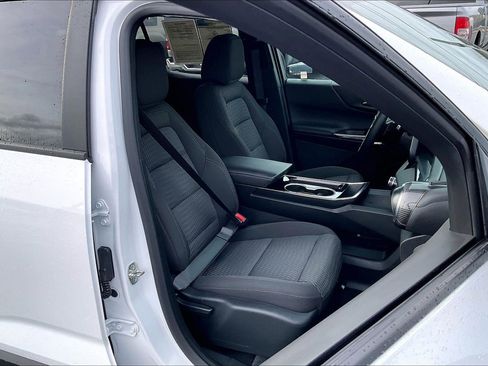 Used 2025 Chevrolet Equinox LT image 7