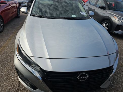 Used 2023 Nissan Altima 2.5 S image 2