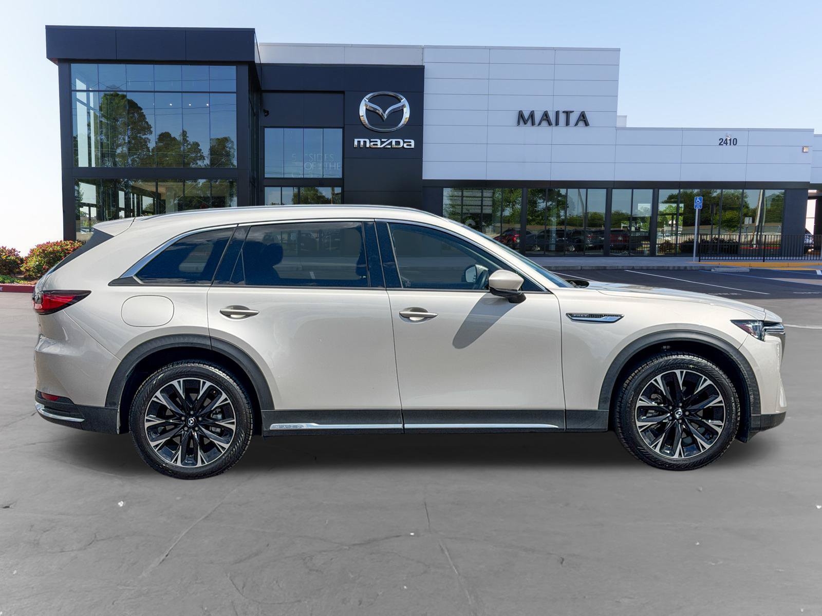 Certified 2024 MAZDA CX-90 Plug-In Hybrid w/ Premium Pkg AWD/4WD image 4