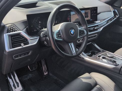 Used 2024 BMW X7 M60i AWD/4WD image 2