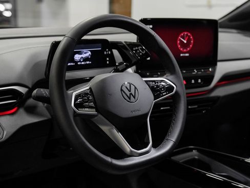Used 2023 Volkswagen ID.4 Pro image 18