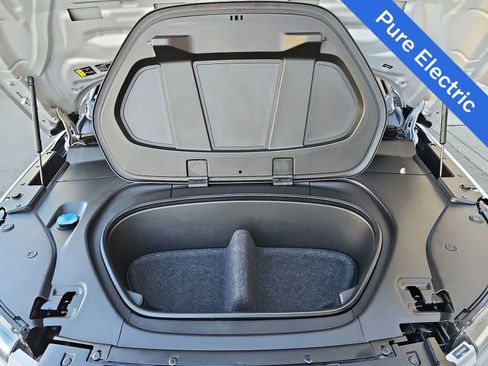 Used 2022 Volvo XC40 P8 Recharge Plus AWD/4WD image 13