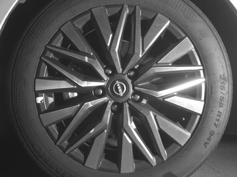 Used 2025 Nissan Altima 2.5 SV image 12