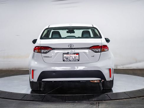Certified 2022 Toyota Corolla LE FWD image 4