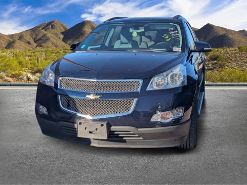 Used 2010 Chevrolet Traverse LTZ image 2