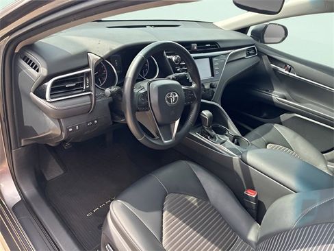Used 2018 Toyota Camry SE w/ Convenience Package image 18
