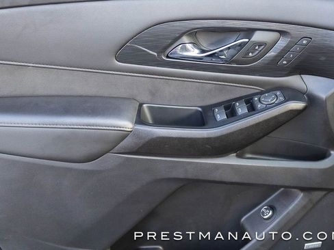 Used 2023 Chevrolet Traverse High Country image 25