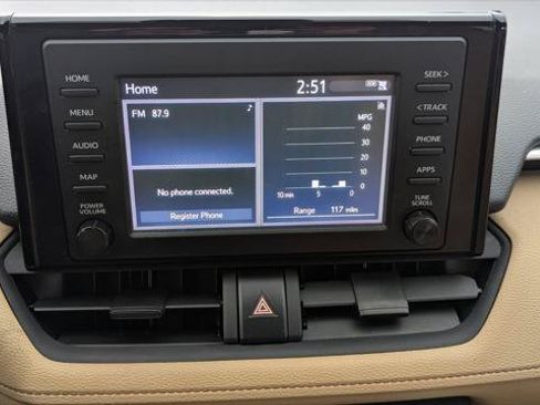 Used 2019 Toyota RAV4 LE FWD image 28