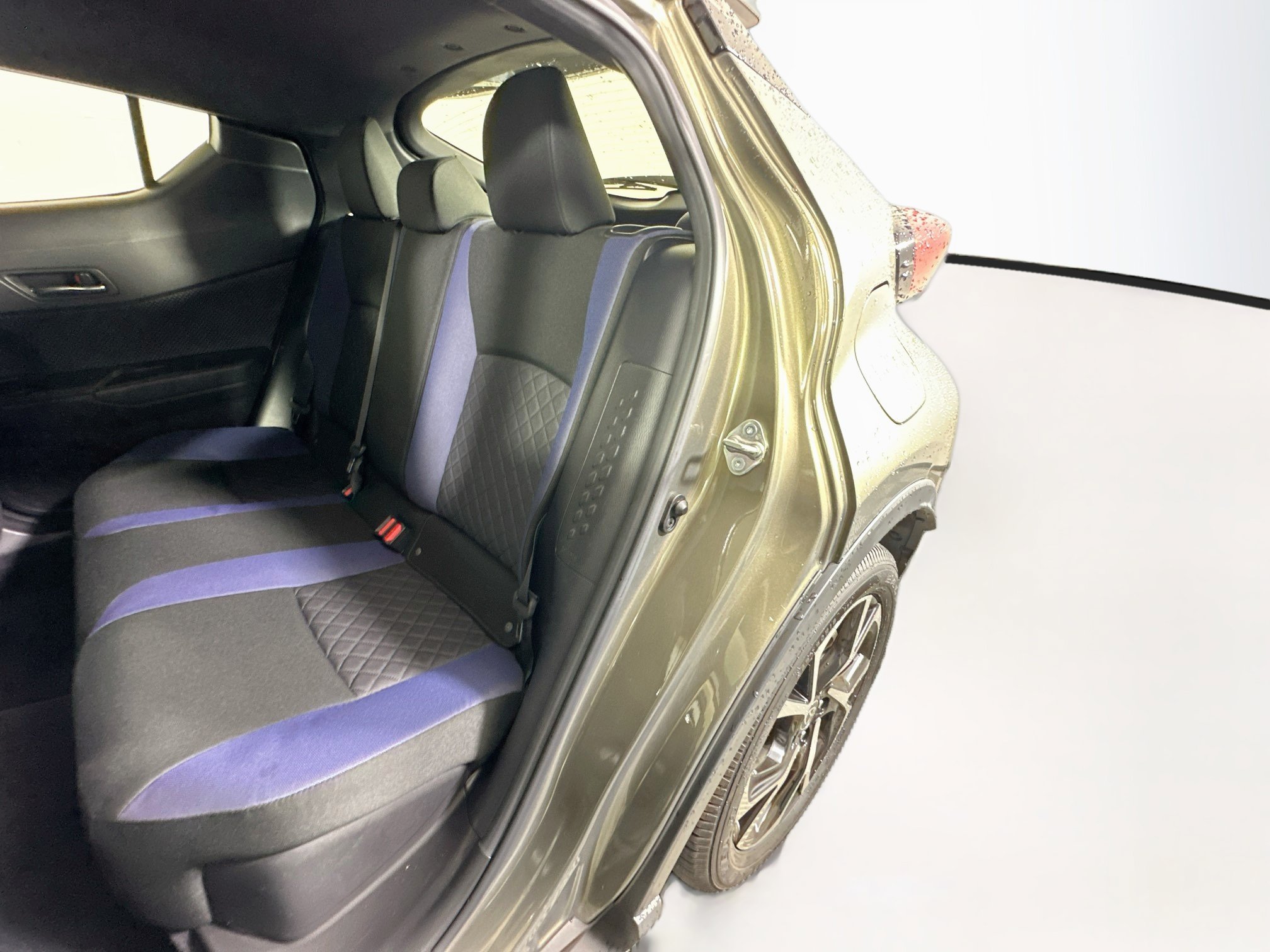 Used 2021 Toyota C-HR XLE FWD image 26