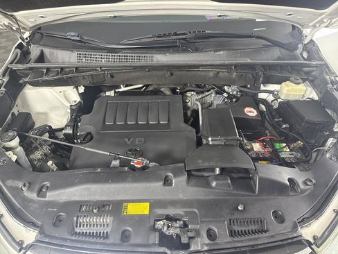 Used 2016 Toyota Highlander LE image 10