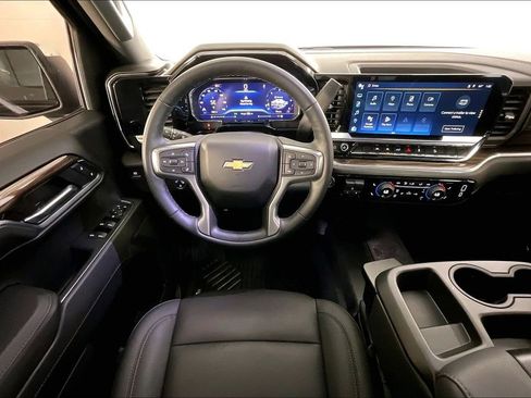 Used 2024 Chevrolet Silverado 1500 LT AWD/4WD image 6