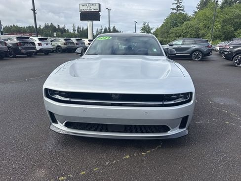 Used 2024 Dodge Charger Daytona Scat Pack w/ Plus Group AWD/4WD image 3