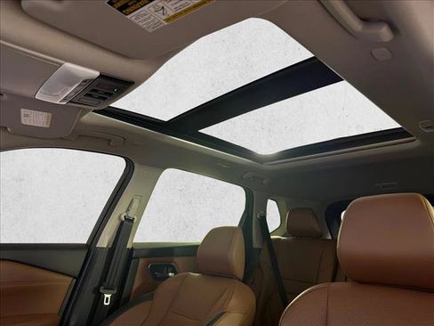 Used 2024 Nissan Rogue Platinum FWD image 2