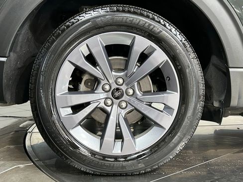 Used 2021 Ford Explorer XLT w/ Equipment Group 202A AWD/4WD image 20