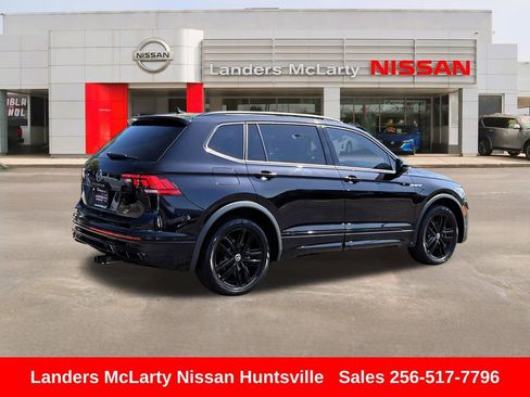 Used 2022 Volkswagen Tiguan SE R-Line image 3