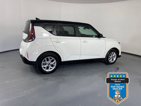 Certified 2023 Kia Soul S image 6