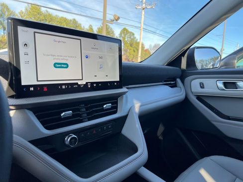 New 2026 Ford Explorer Active w/ Active Comfort Package image 18