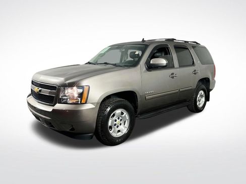 Used 2013 Chevrolet Tahoe LT w/ Luxury Package AWD/4WD image 4