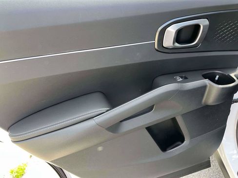 Certified 2026 Kia Sorento LX FWD image 6