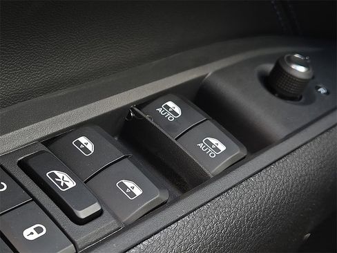 New 2026 Jeep Compass Limited image 16