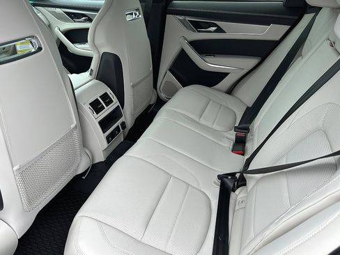 New 2024 Jaguar F-PACE R-Dynamic S image 11