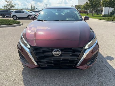 Used 2024 Nissan Altima 2.5 SV w/ SV Premium Package FWD image 2