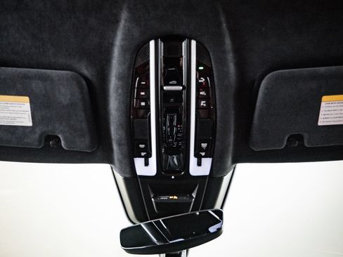 Certified 2022 Porsche Cayenne Turbo AWD/4WD image 20