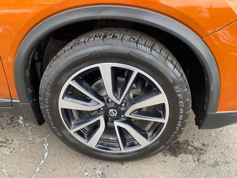 Used 2018 Nissan Rogue SL w/ Premium Package image 30